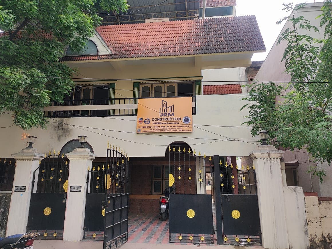 Old building front view.jpg